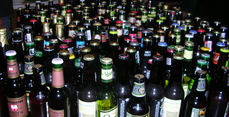 Heel veel bier flesjes